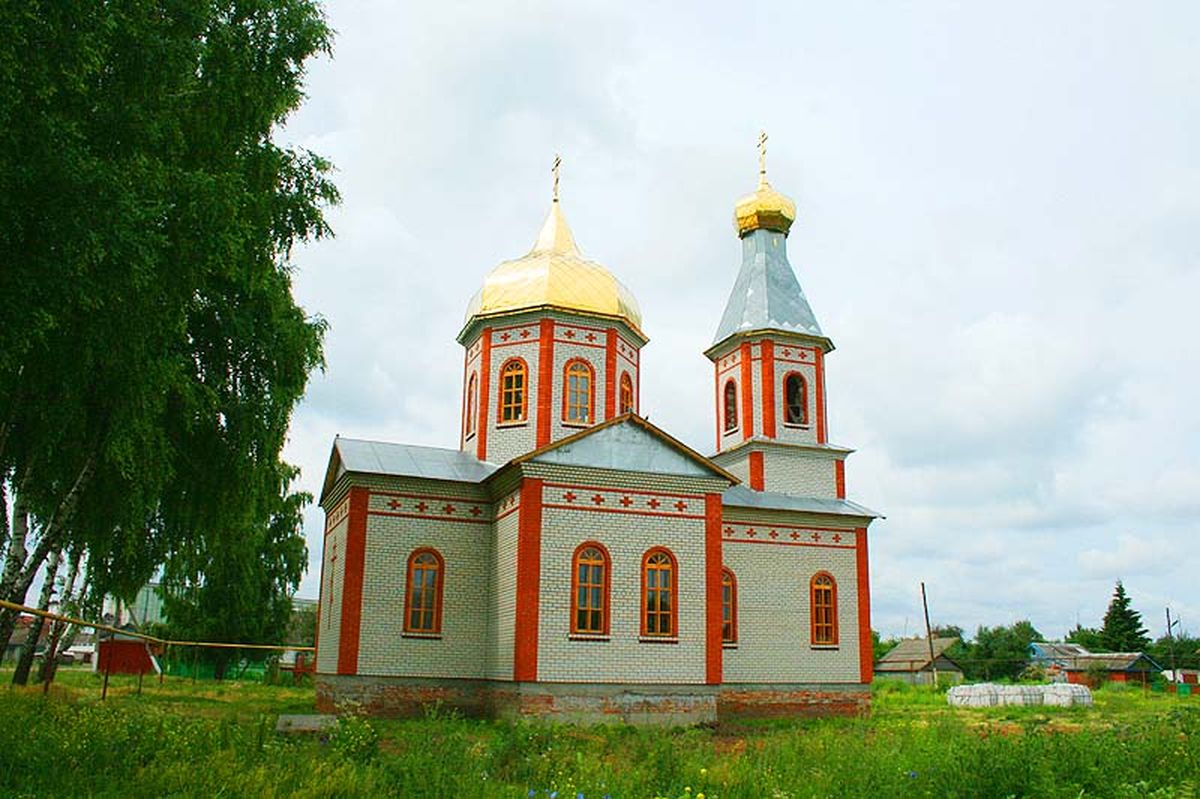 Храм в с. Тамала (фото А.Дворжанского)