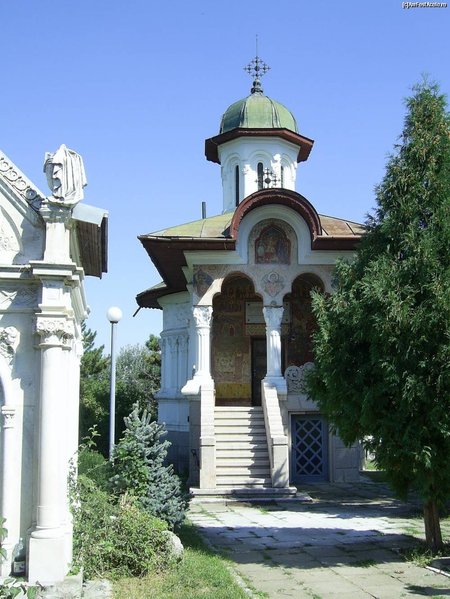 Кладбищенская церковь Святого Лазаря в монастыре Черника, Бухарест (Румыния)