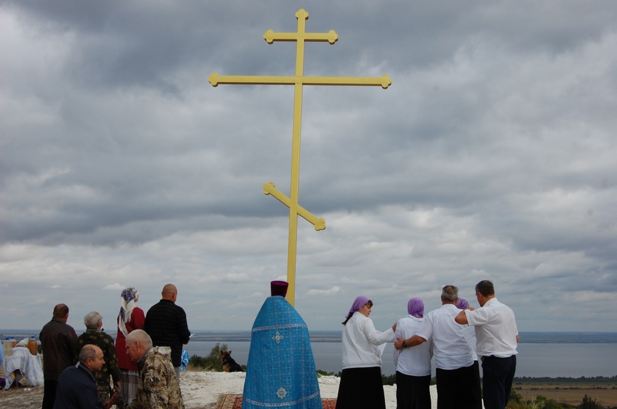 Поклонный крест в селе Старая Яблонка