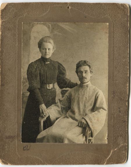 В день рукоположения в сан диакона с супругой Елизаветой Тихоновной. Саратов 22 июля 1907 года. Фото из частного архива Т. В. Дорошиной