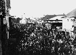 Крестный ход на подходе к Воскресенскому собору г. Кашина в день открытия мощей св. блгв. кн. Анны Кашинской 12 июня 1909 г.