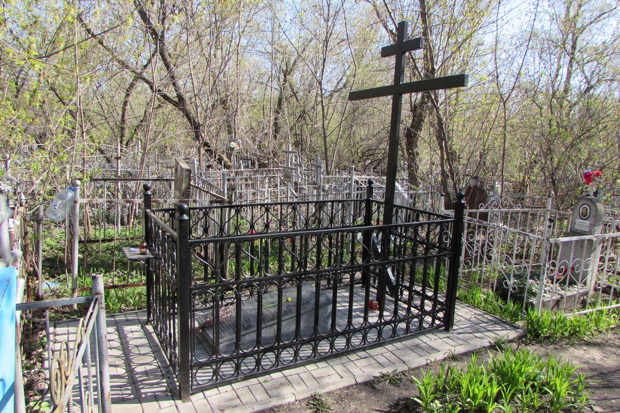 Могила новомучеников саратовских на Воскресенском кладбище